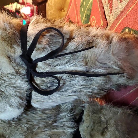 Inuit Authentic Wolf Fur Boots - Picture 6 of 16